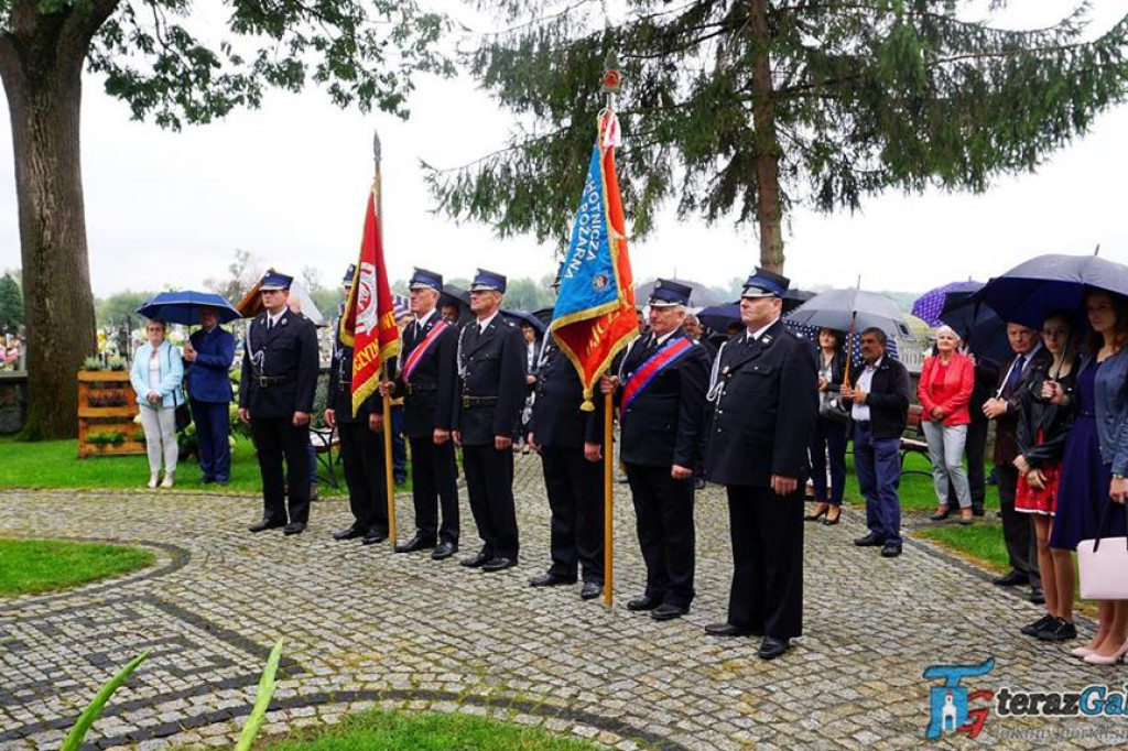 Dożynki w Troszynie odbyły się po raz drugi. Parafia dziękowała za zebrane plony. [zdjęcia]