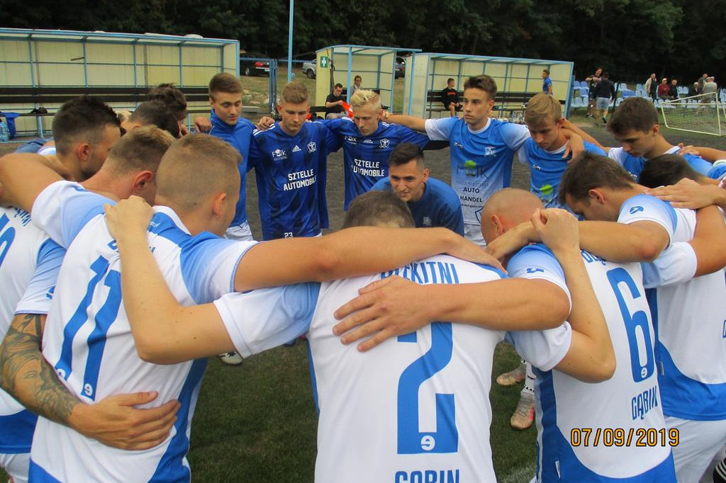 Derby w Gąbinie. Błękitni wygrali z Mazurem Gostynin. [zdjęcia]