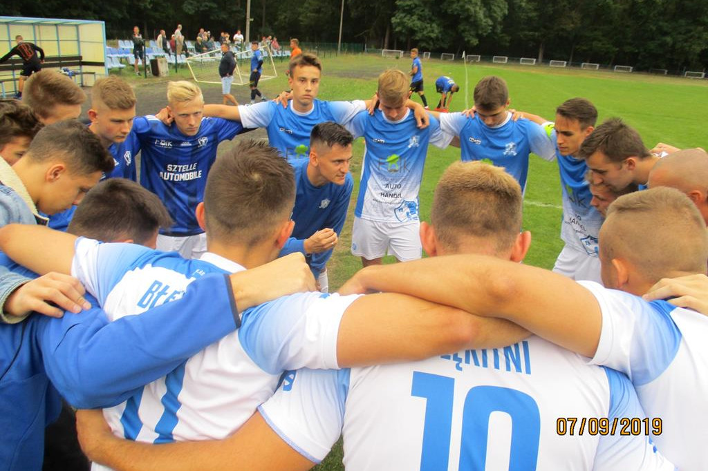 Derby w Gąbinie. Błękitni wygrali z Mazurem Gostynin. [zdjęcia]
