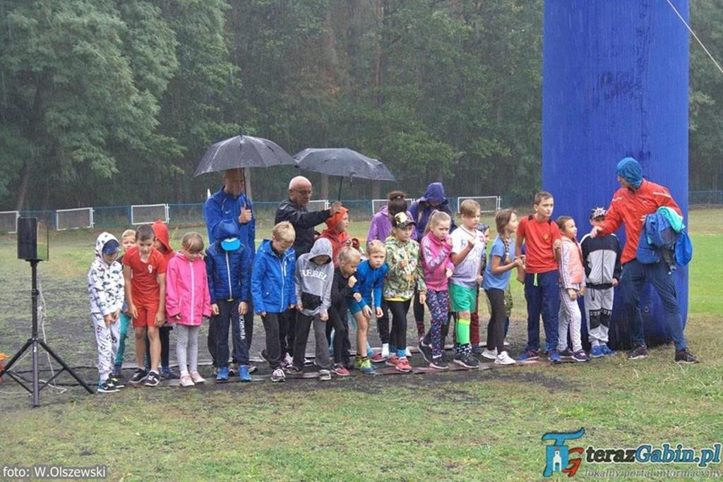 Biegacze z całej Polski wystartowali w Gąbinie. Gąbińska Dziesiątka już za nami. [zdjęcia]