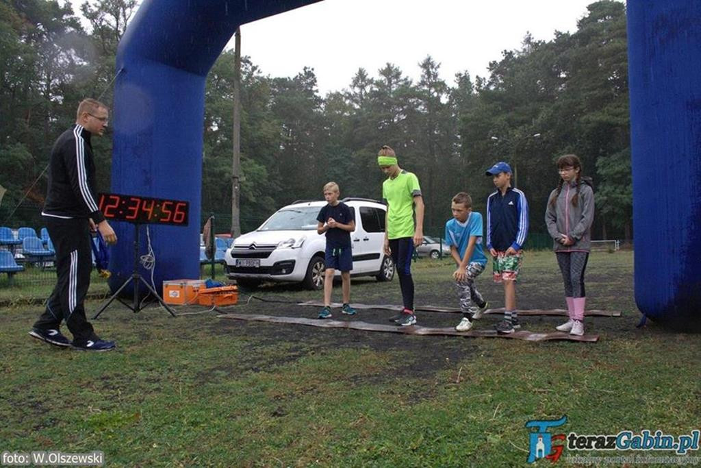Biegacze z całej Polski wystartowali w Gąbinie. Gąbińska Dziesiątka już za nami. [zdjęcia]