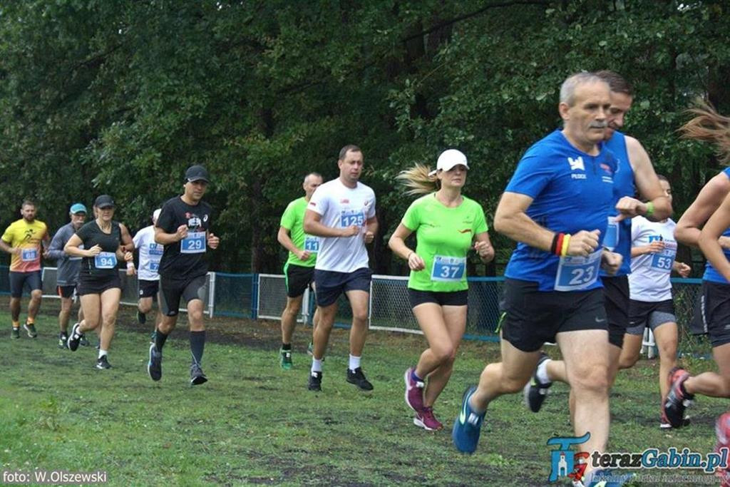 Biegacze z całej Polski wystartowali w Gąbinie. Gąbińska Dziesiątka już za nami. [zdjęcia]