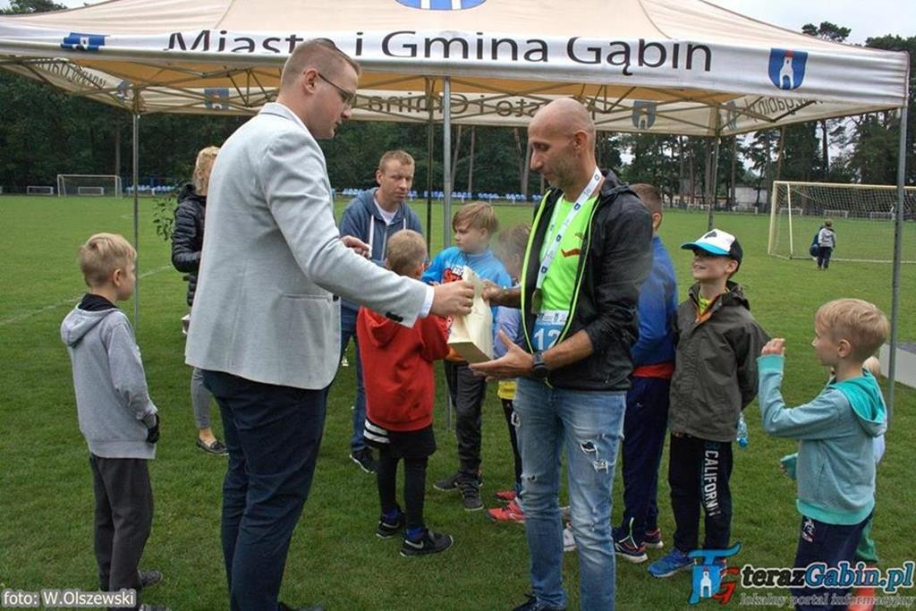 Biegacze z całej Polski wystartowali w Gąbinie. Gąbińska Dziesiątka już za nami. [zdjęcia]