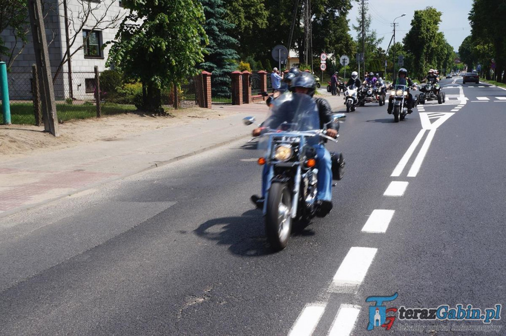 Przez gminę Gąbin przejechała wielka parada motocyklowa. Z okazji Dni Gąbina. [zdjęcia, film]