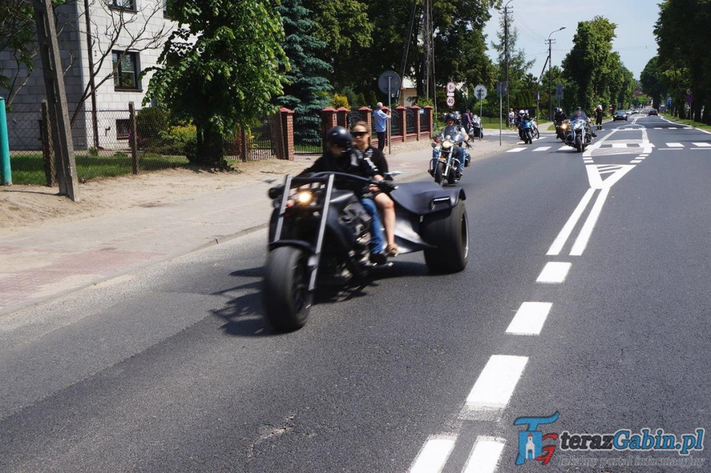 Przez gminę Gąbin przejechała wielka parada motocyklowa. Z okazji Dni Gąbina. [zdjęcia, film]