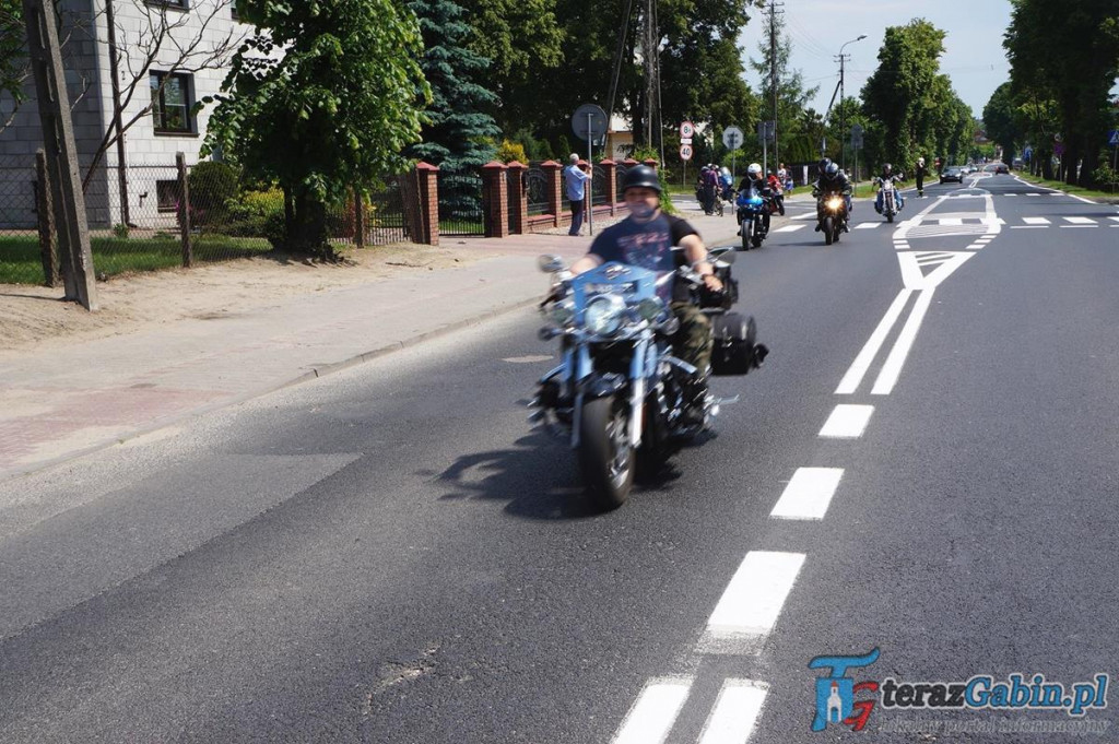 Przez gminę Gąbin przejechała wielka parada motocyklowa. Z okazji Dni Gąbina. [zdjęcia, film]