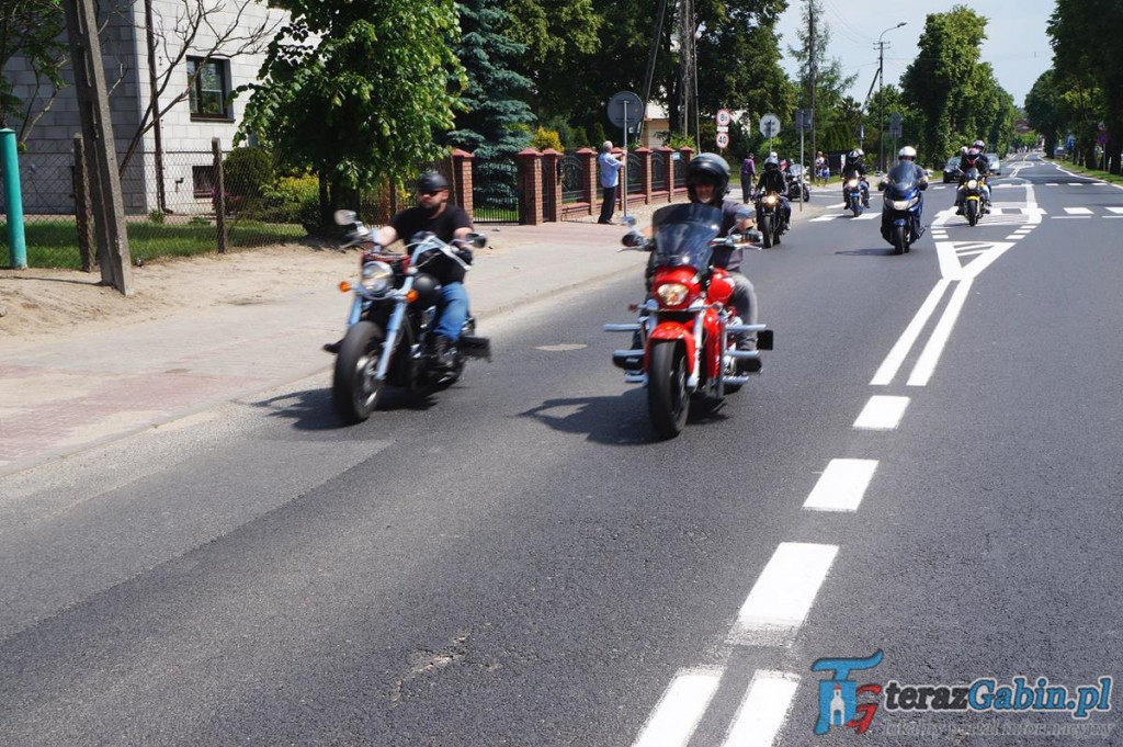 Przez gminę Gąbin przejechała wielka parada motocyklowa. Z okazji Dni Gąbina. [zdjęcia, film]