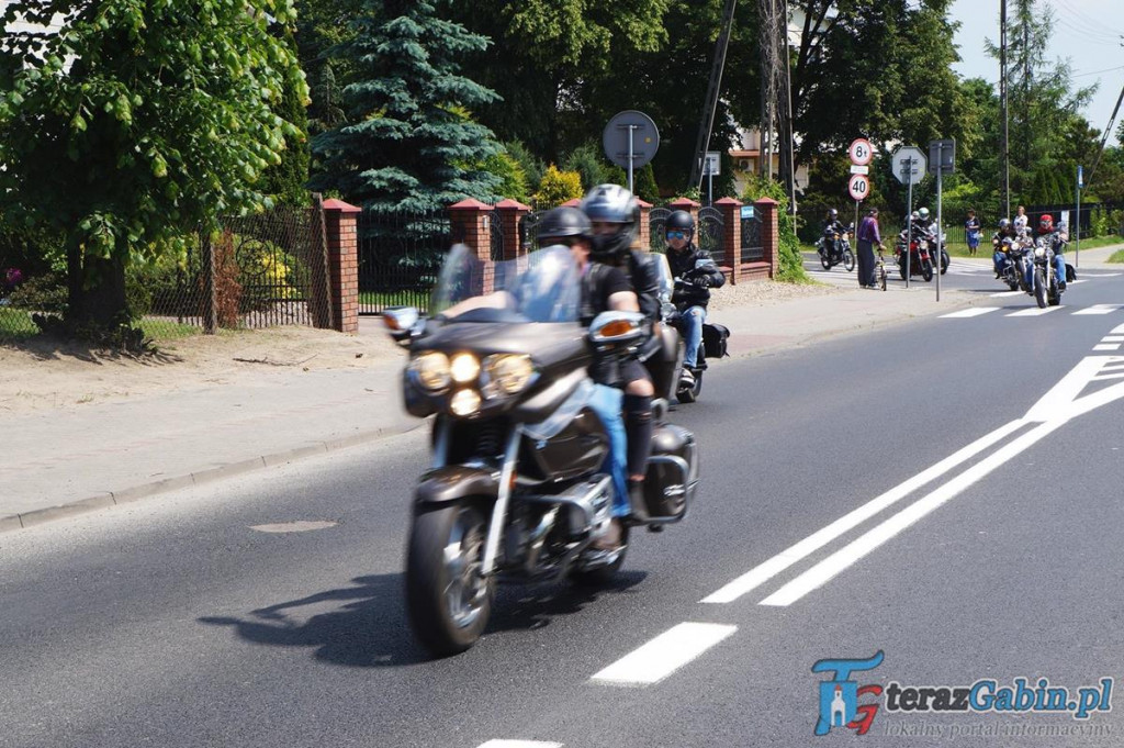 Przez gminę Gąbin przejechała wielka parada motocyklowa. Z okazji Dni Gąbina. [zdjęcia, film]