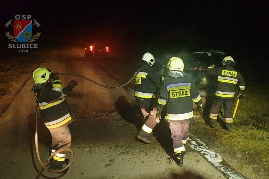 W Juliszewie palił się samochód.