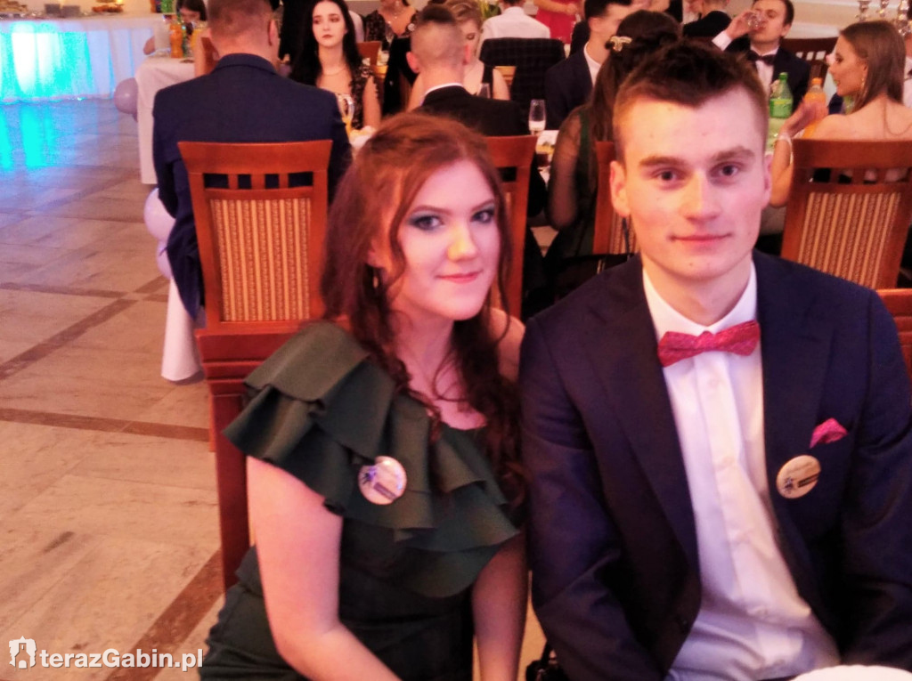 Uczniowie Zespołu Szkół w Gąbinie bawili się na studniówce.