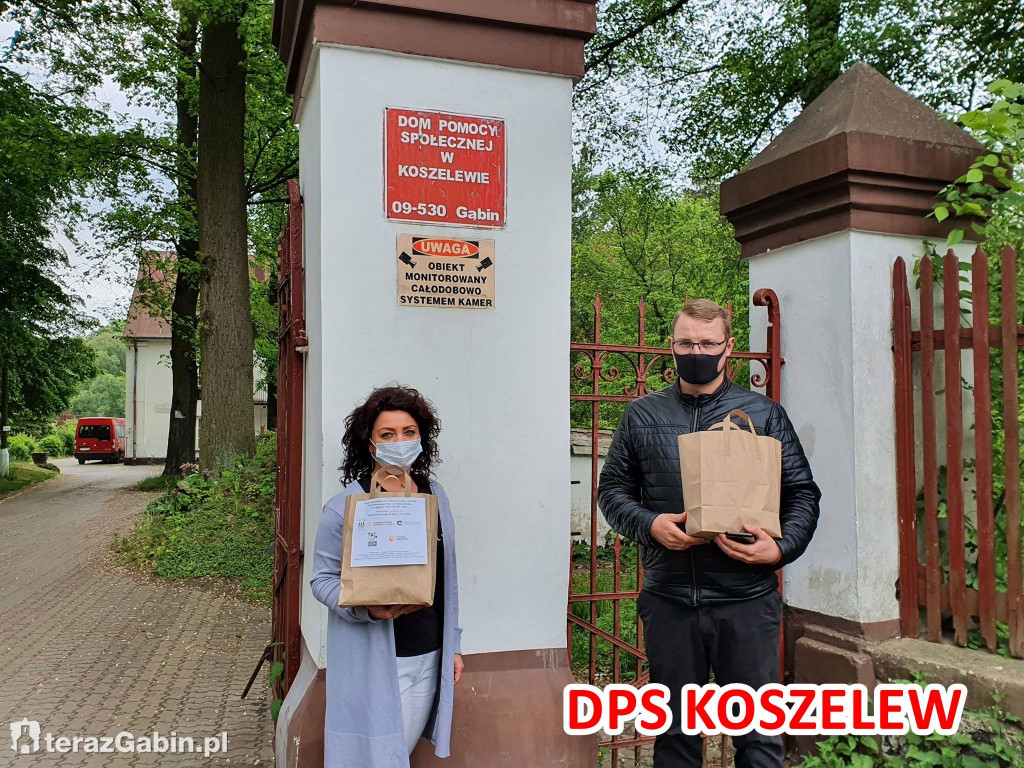 Kolejne maseczki rozdane.