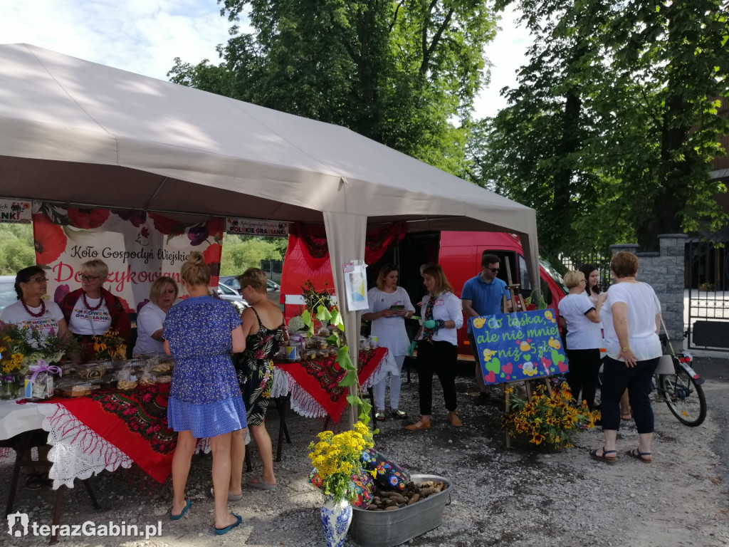 Kiermasz słodkości w Dobrzykowie.