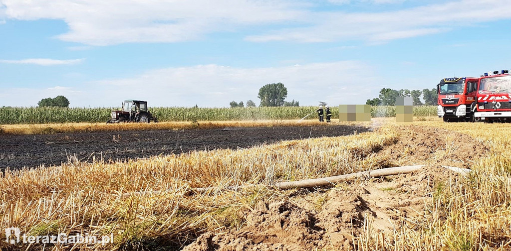 Pożar ścierniska w Starym Kamieniu.