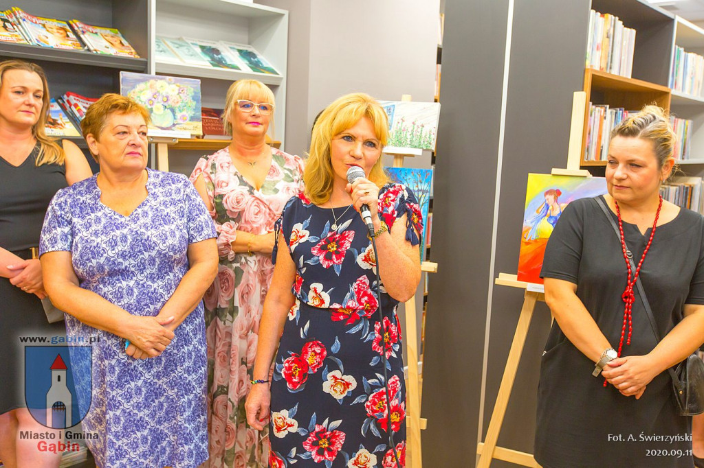 Wernisaż wystawy twórczości lokalnych artystów.