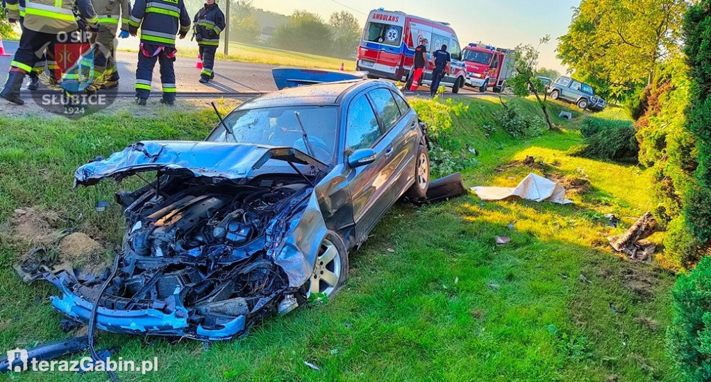 Wypadek w Studzieńcu. Kobieta w ciąży trafiła do szpitala.