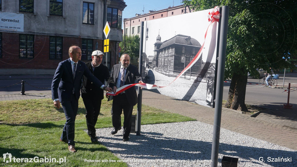 W Gąbinie odsłonięto tablicę upamiętniającą społeczność żydowską.