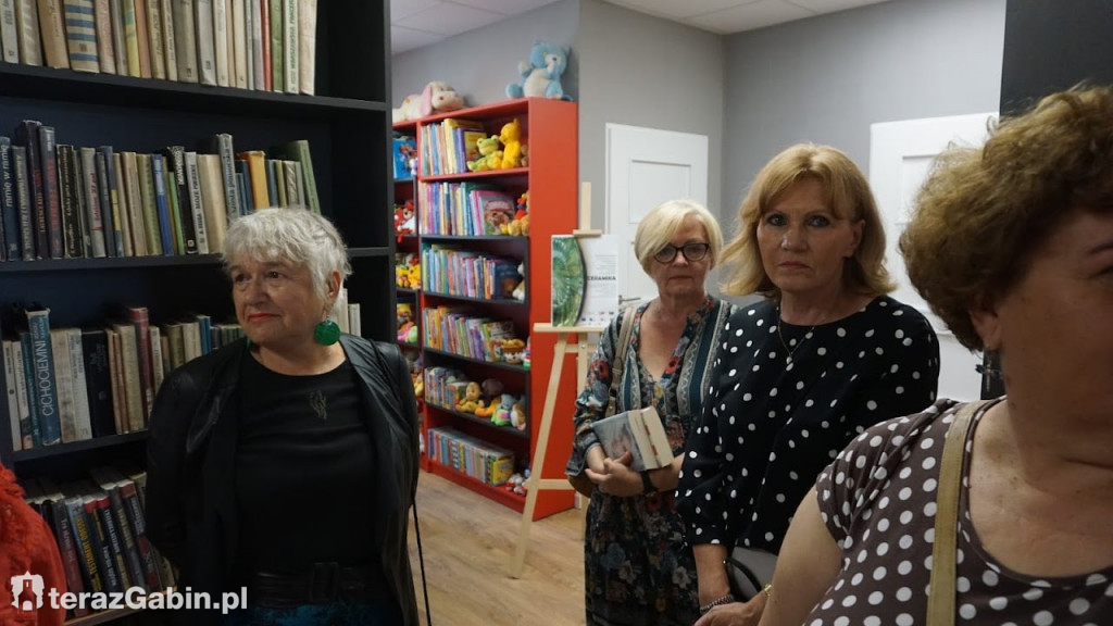 Piękne dzieła z ceramiki zaprezentowano podczas wernisażu.