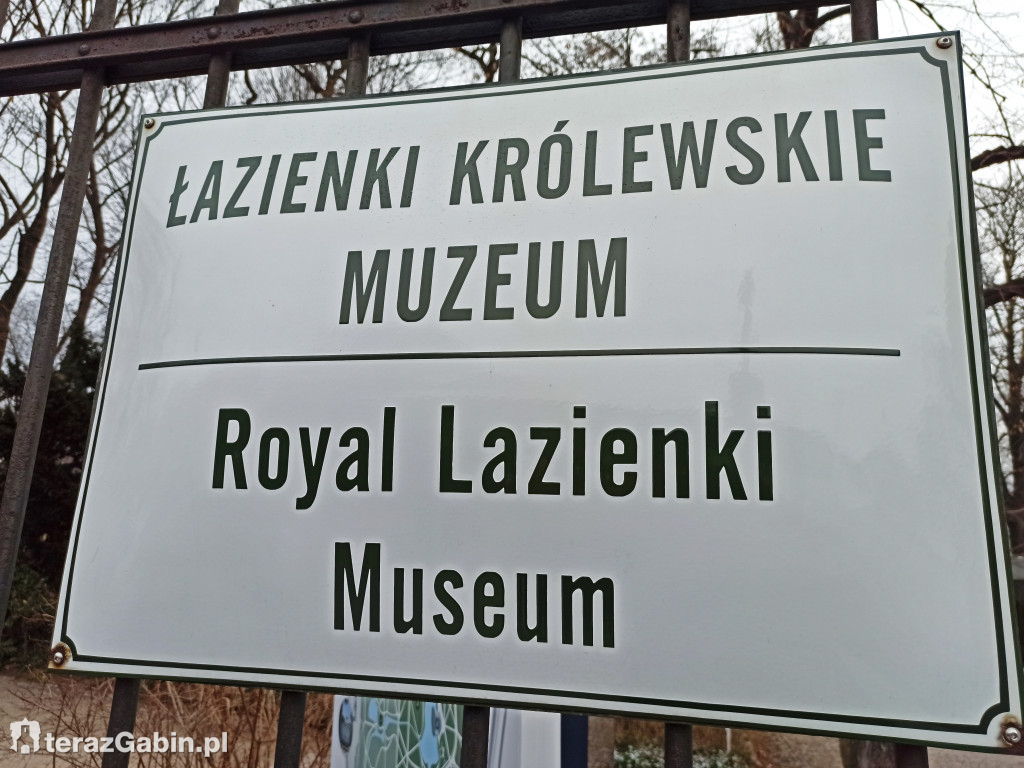 Seniorzy na wycieczce w Warszawie.