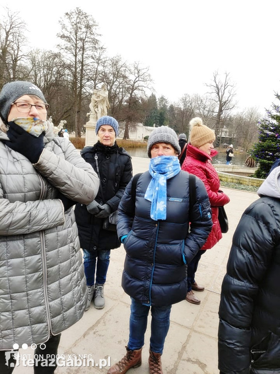 Seniorzy na wycieczce w Warszawie.