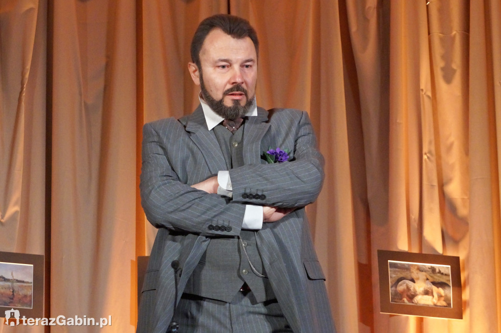 Kandydatki na żonę. Aktorzy z Gąbina na scenie.