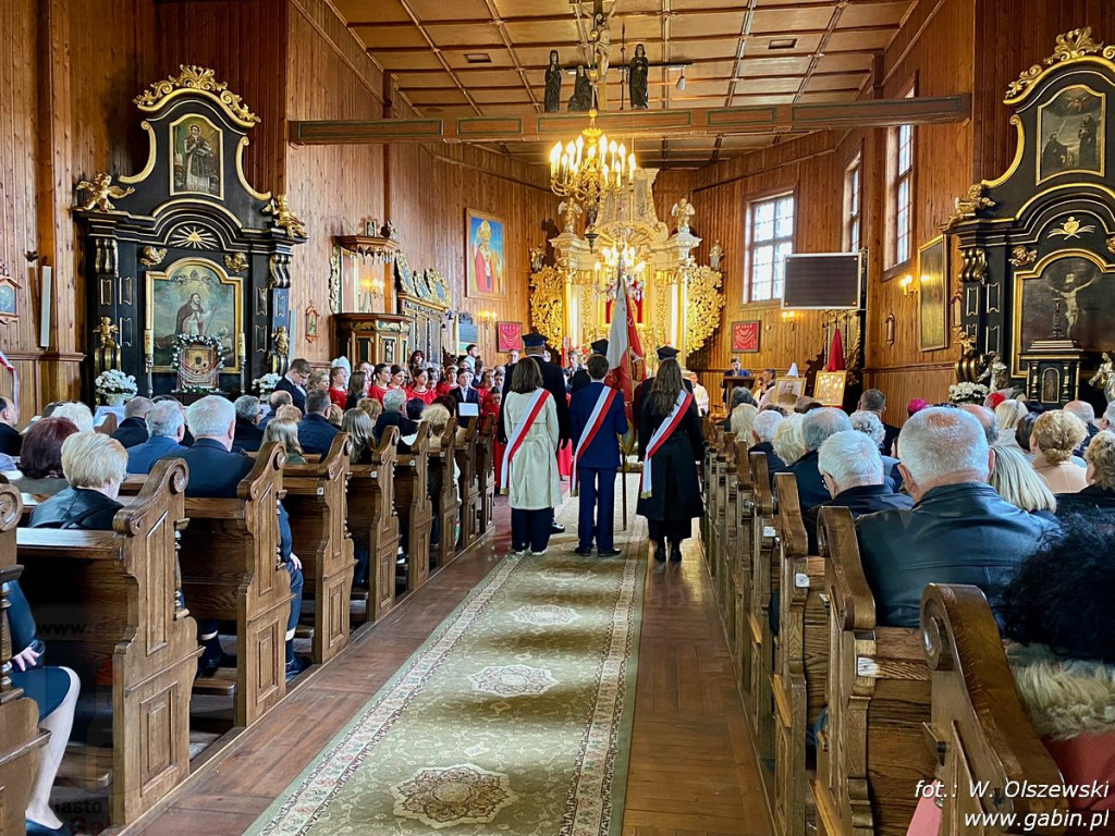 Odsłonięcie tablic pamiątkowych w Dobrzykowie.