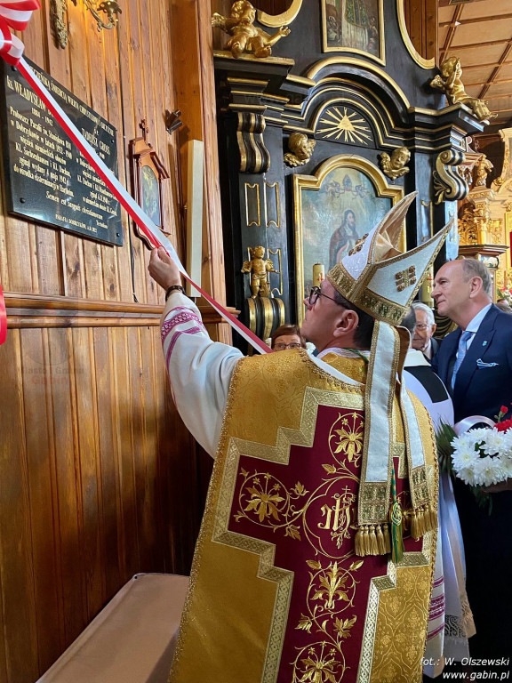 Odsłonięcie tablic pamiątkowych w Dobrzykowie.