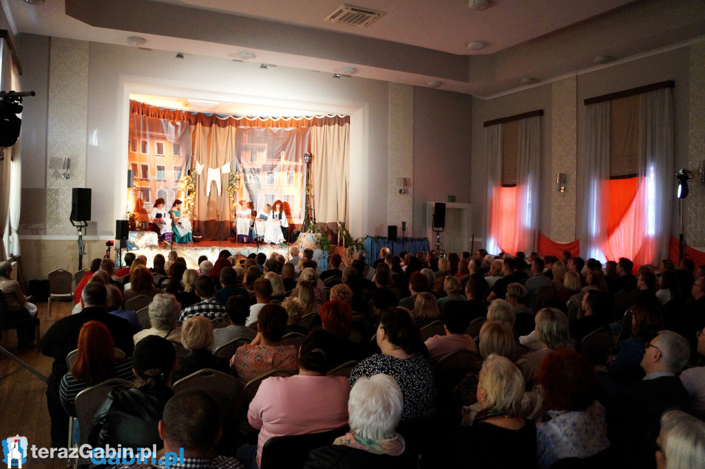 Włoska awantura na deskach gąbińskiego teatru [zdjęcia]