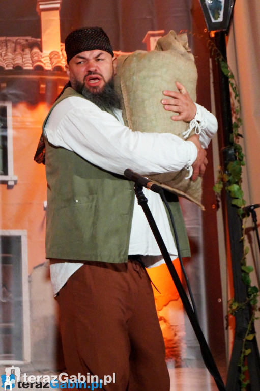 Włoska awantura na deskach gąbińskiego teatru [zdjęcia]