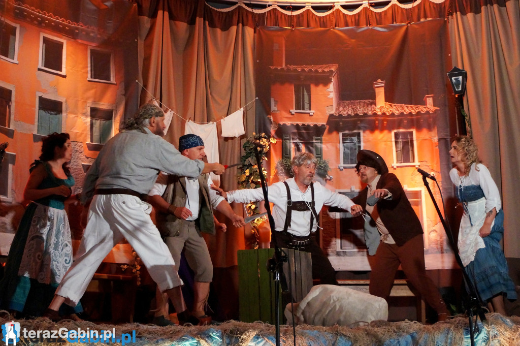 Włoska awantura na deskach gąbińskiego teatru [zdjęcia]