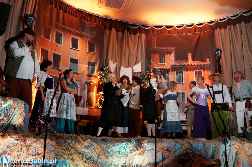 Włoska awantura na deskach gąbińskiego teatru [zdjęcia]