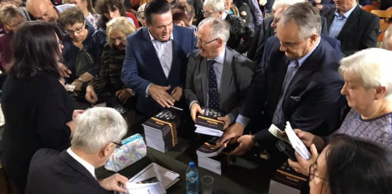 Spisali historię Pacyny. Promowali swoją książkę. 