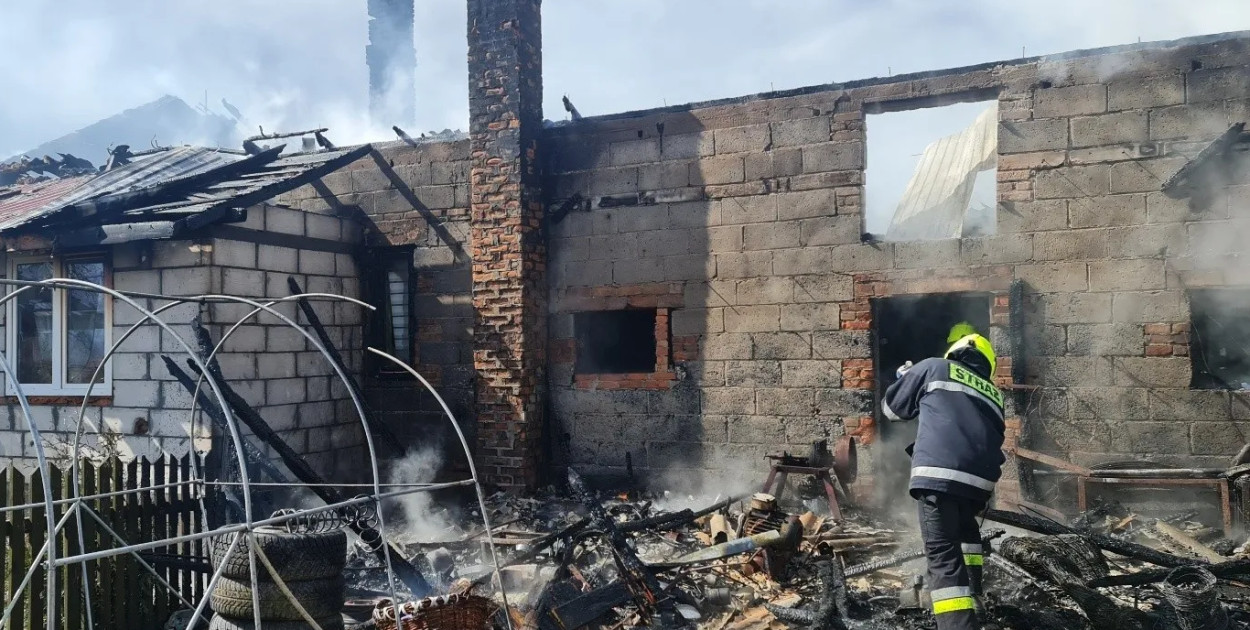 Pożar w Wiączeminie. Siedmioosobowa rodzina bez dachu nad głową. 