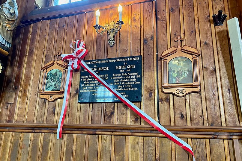 Odsłonięcie tablic pamiątkowych w Dobrzykowie.