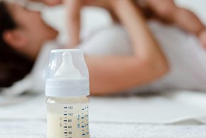 Groźna bakteria w mleku dla niemowląt. Nie podawaj dzieciom!-56382