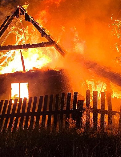 Pożar w Alfonsowie. Ogień widoczny z kilku kilometrów. -58909