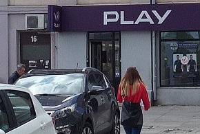 Play na celowniku UOKiK. Chodzi o pieniądze ściągane z kont klientów-59077