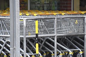 Czy 1 listopada zrobisz zakupy? Ten weekend zaskoczy wielu klientów-59751