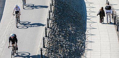 Polacy szukają alternatyw dla rosnących kosztów transportu. Na popularności zyskuj