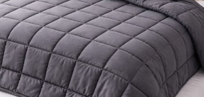 Kołdry obciążeniowe – komfortowy nacisk, który pomaga się wyciszyć i lepiej odpocz